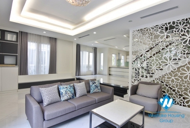 Modern and bright villa with garden for rent in Vinhomes Riverside, Long Bien, Hanoi